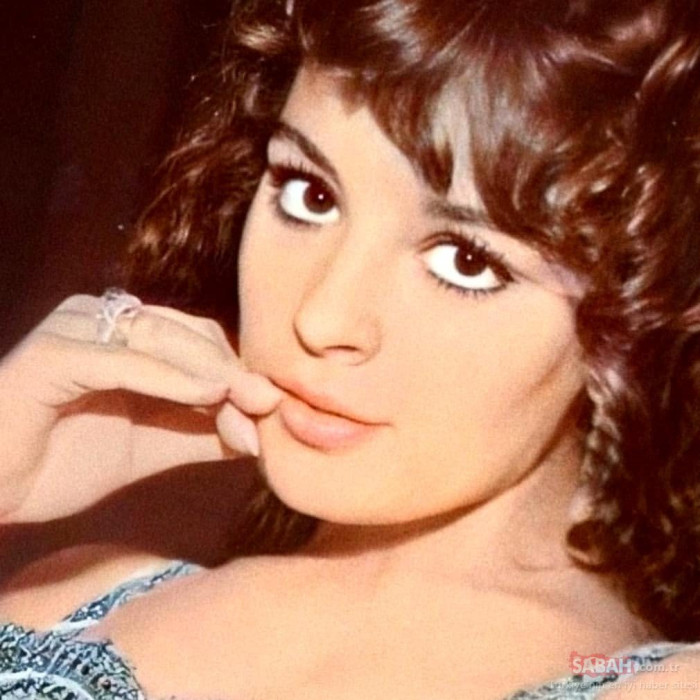 HÜLYA KOÇYİĞİT