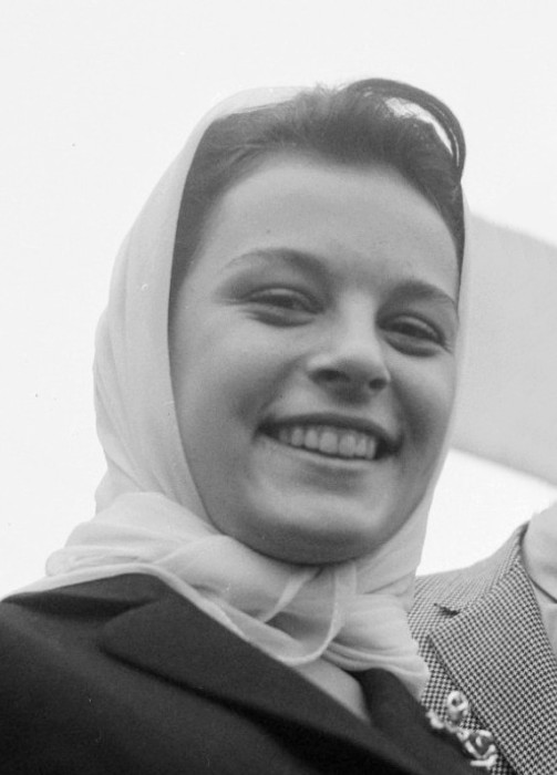 HÜLYA KOÇYİĞİT
