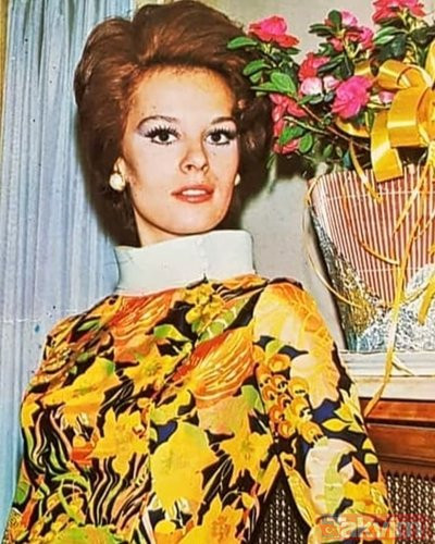 HÜLYA KOÇYİĞİT
