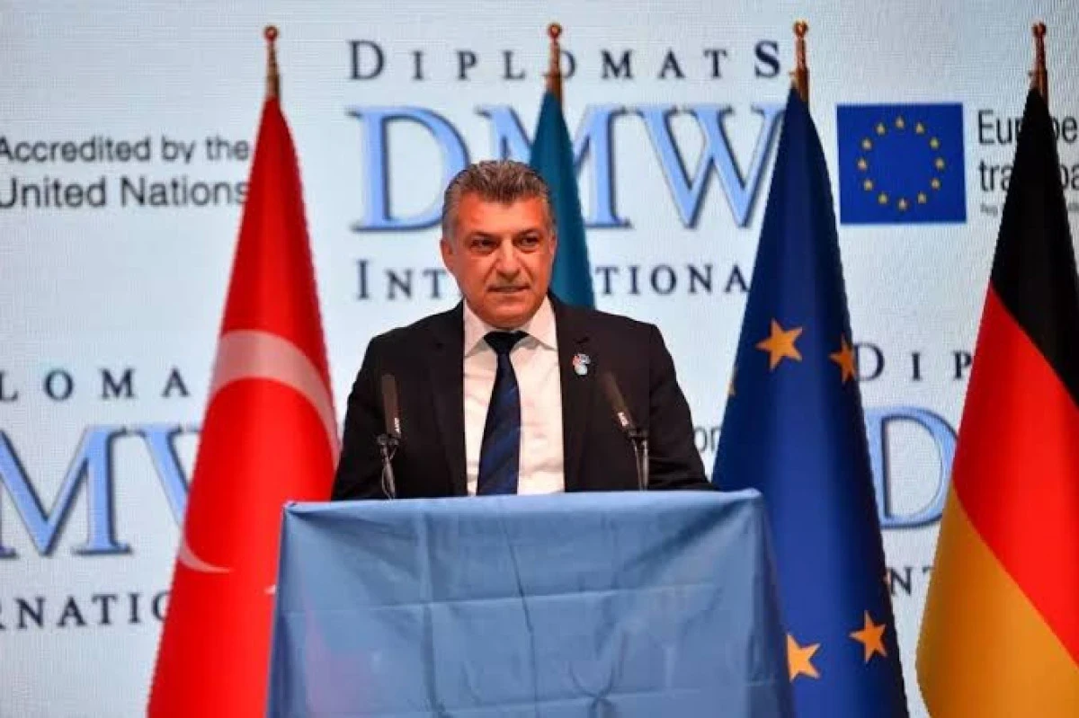 AKIN G&Uuml;RLEK&rsquo;E BİR DESTEK DE DİPLOMATLAR BİRLİĞİ&rsquo;NDEN