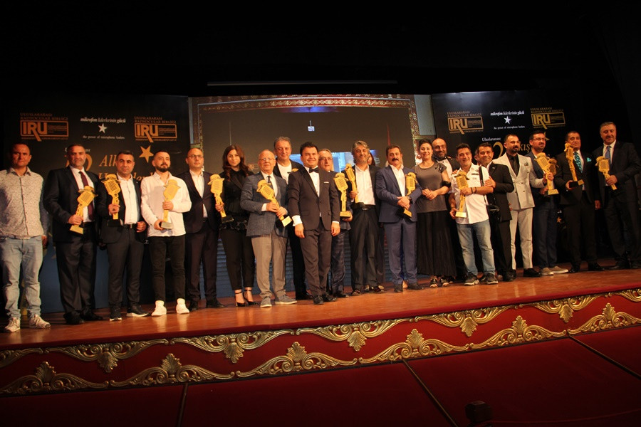 ALKIŞI HAKEDENLER ÖDÜLLERİNE KAVUŞTU 