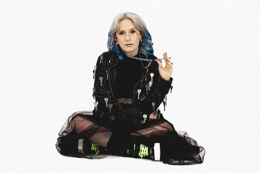 ALQA'NIN YENİ ŞARKISI 'WOW' 