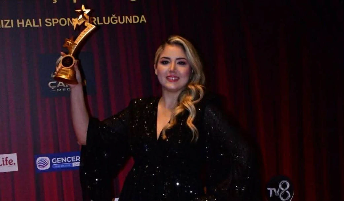 AYŞEG&Uuml;L SAĞ&rsquo;A ULUSLARARASI PRESTİJ &Ouml;D&Uuml;L&Uuml;