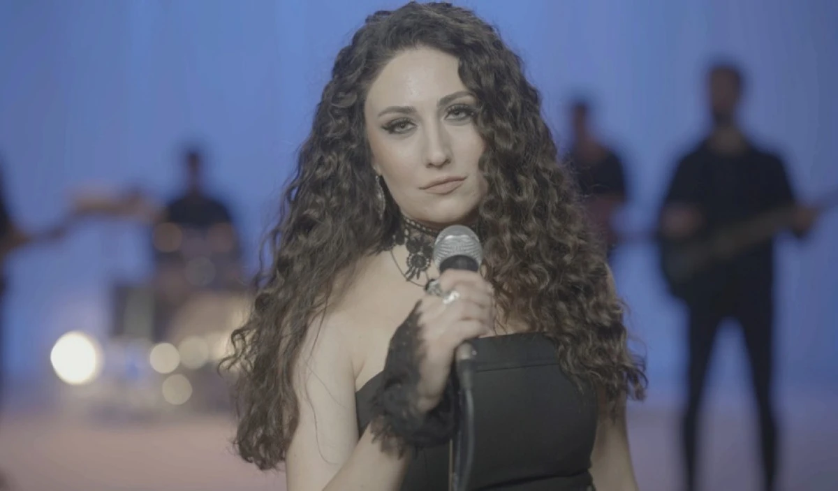 AYŞENUR G&Ouml;K&rsquo;TEN 20 YILLIK DUYGUSAL HİK&Acirc;YE