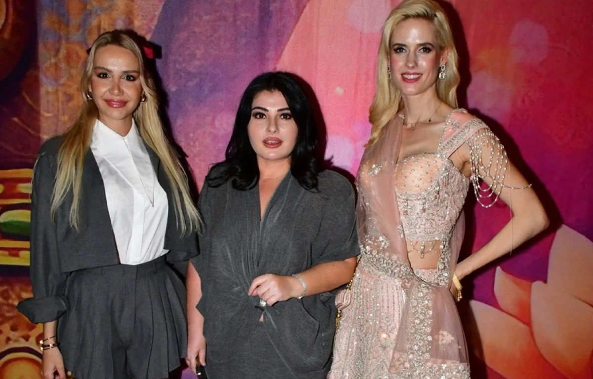 EBRU TORUN&rsquo;A SANAT VE CEMİYET D&Uuml;NYASINDAN DESTEK