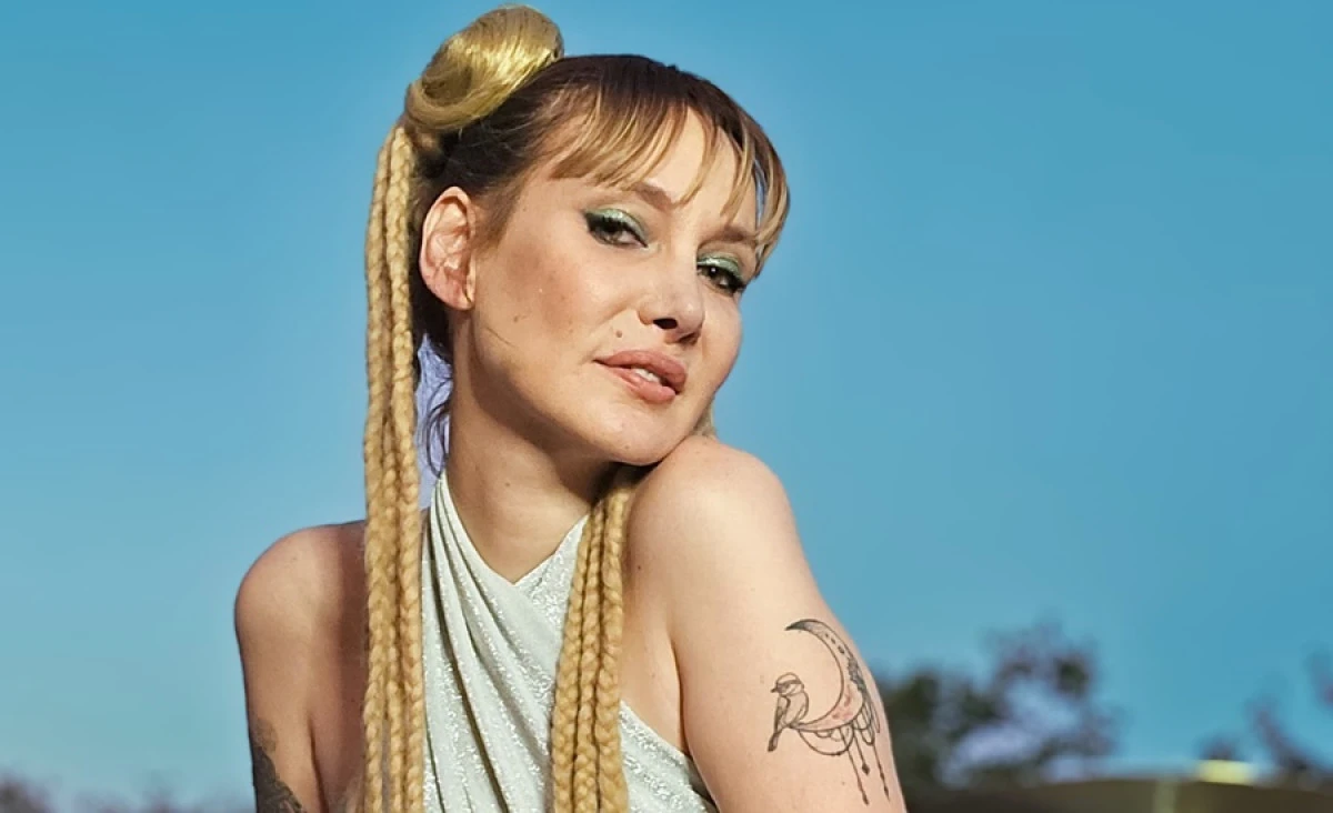 GÖKÇE’DEN GYPSY POP ŞARKI !HASTAYIM SANA’