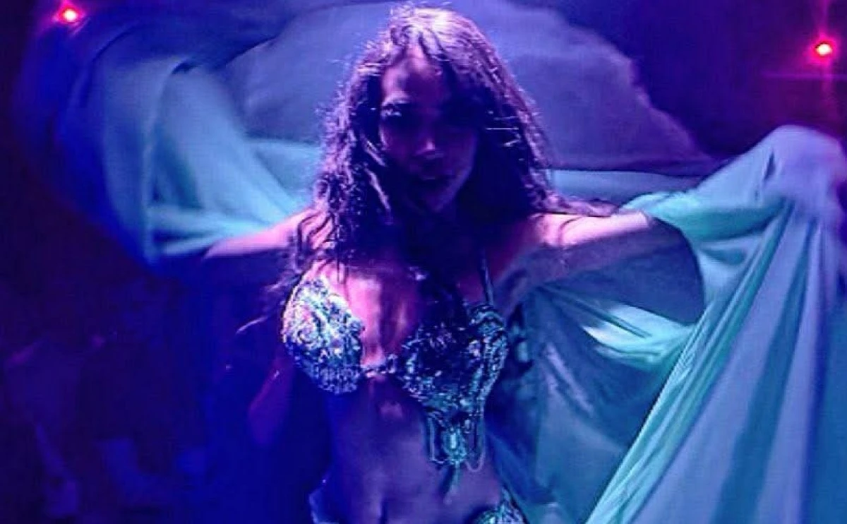 G&Ouml;ZLERİ VE NEFESLERİ &Uuml;ZERİNE KİLİTLEDİ