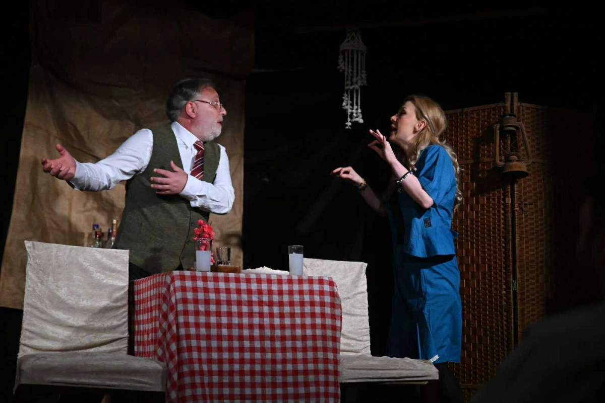 “HİKÂYEDE ADI GEÇEN ŞAİR BENİM” PRÖMİYERİNDE DUYGULARIN SENFONİSİ