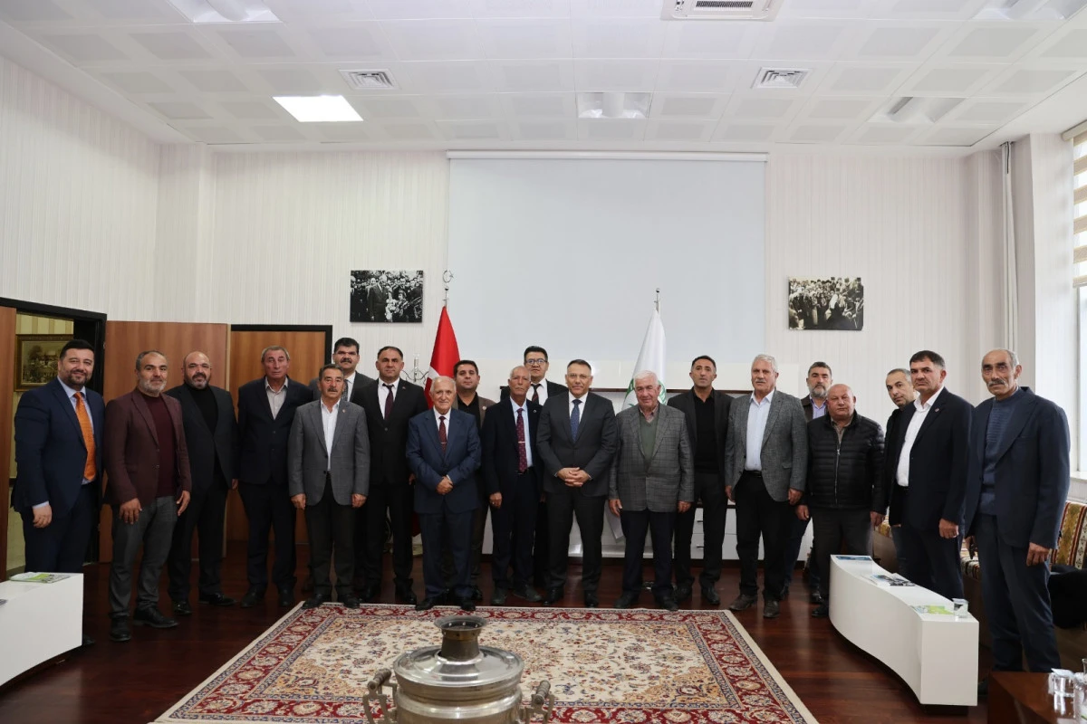 Iğdır’da Muhtarlar Rektör Gürel’i Ziyaret Etti 