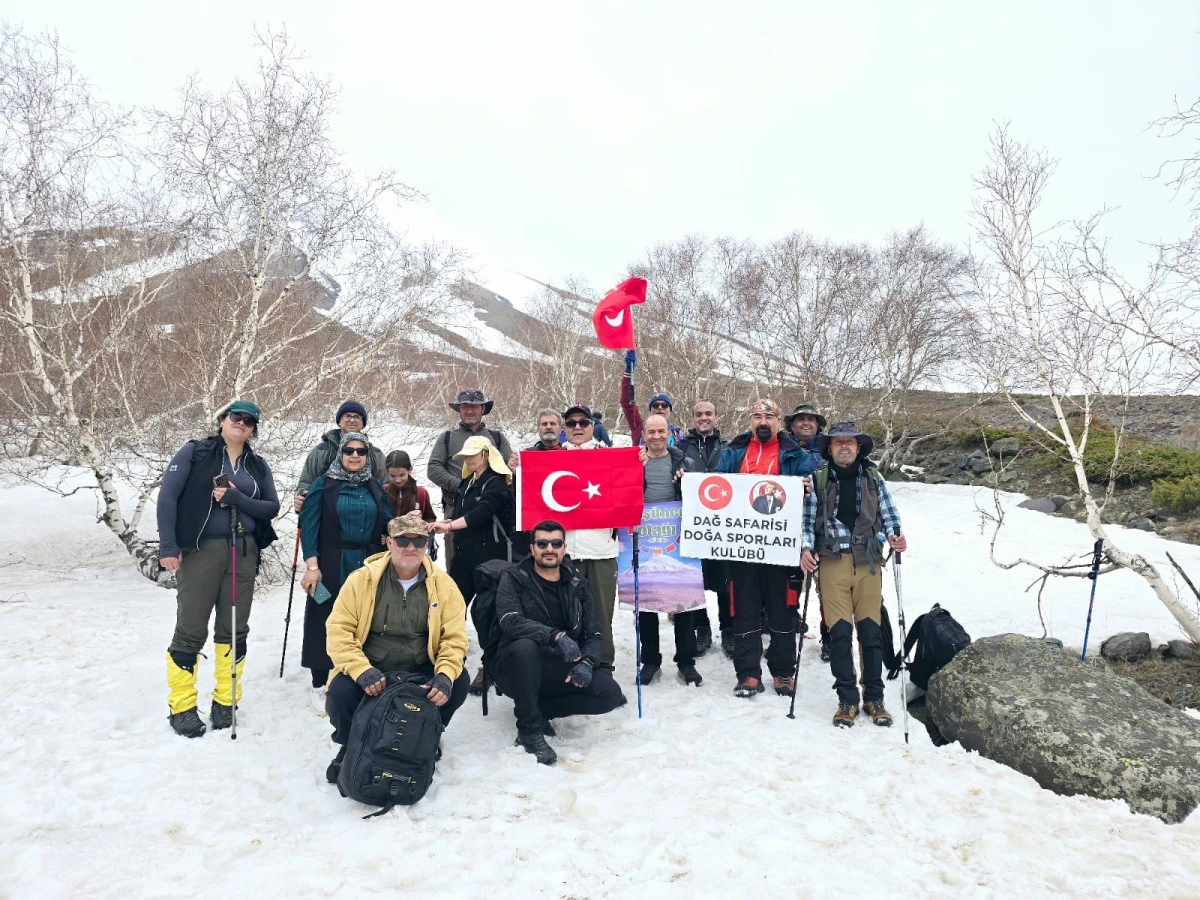 IĞDIR&rsquo;IN HAFIZASI İ&Ccedil;İN ZİRVEYE Y&Uuml;R&Uuml;D&Uuml;LER