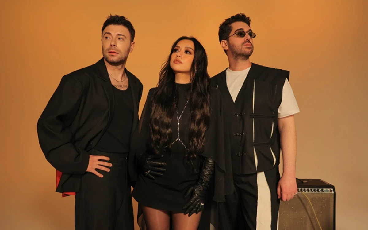 İKİLEM VE TUĞBA YURT AYNI HİK&Acirc;YEDE BULUŞTU