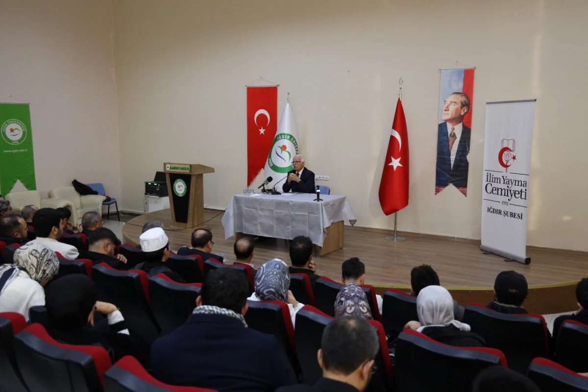 İslam’ı Yeniden Düşünmek” Konferansında İslam Düşüncesi Tarihi ve Modern Yaklaşımlar Ele Alındı