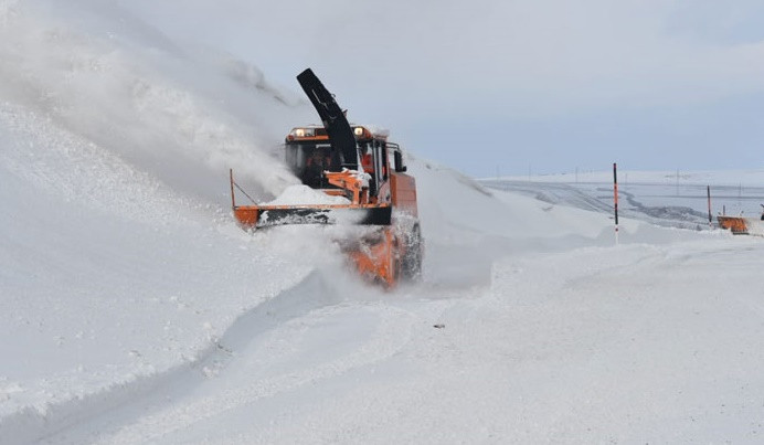 KARS’TA TİPİDEN 6 KÖY YOLU ULAŞIMA KAPANDI