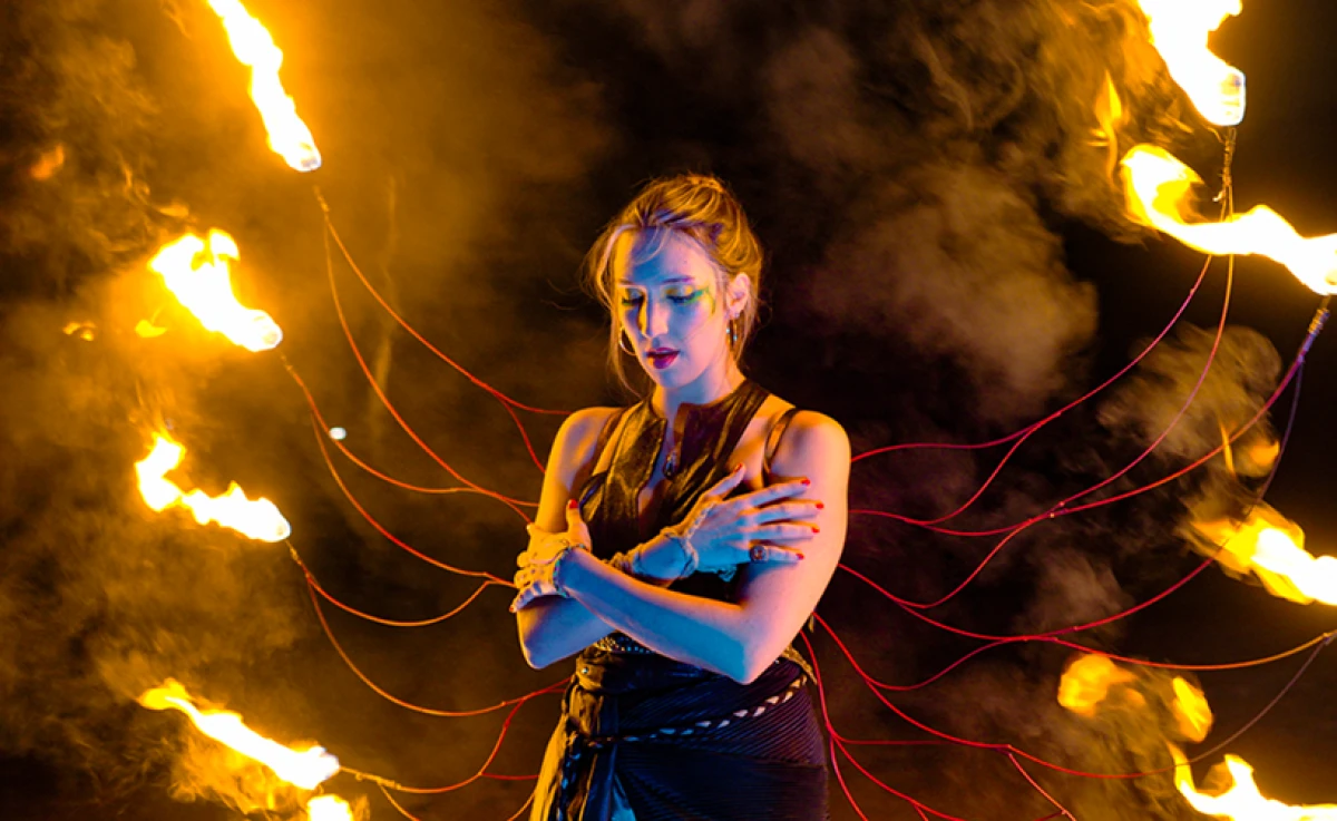 MELİS YELMAN&rsquo;DAN MİTOLOJİK ATEŞ