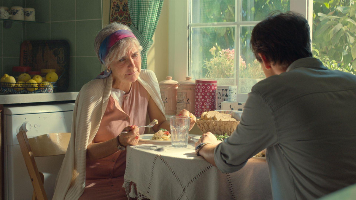 MERYEM UZERLİ “RU” DİZİSİYLE GAİN’DE