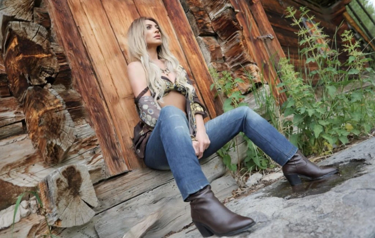 PINAR YILDIZ’DAN DUYGUSAL BİR YOLCULUK