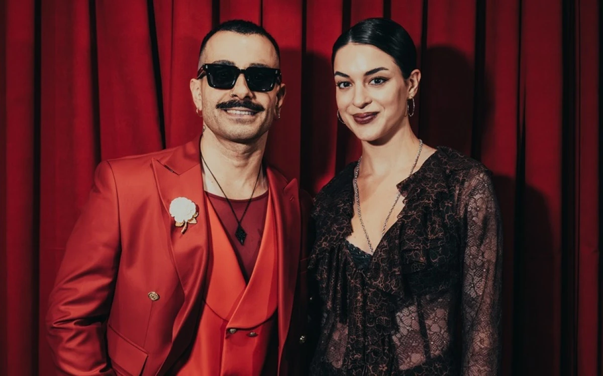 SENA ŞAHİN, G&Ouml;KHAN T&Uuml;RKMEN&rsquo;İN BOSTANCI SAHNESİNDE B&Uuml;Y&Uuml;LEDİ