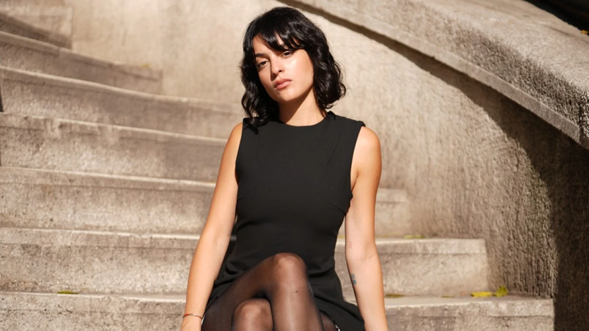 SENA ŞAHİN&rsquo;DEN DUYGUSAL BİR SLOW POP