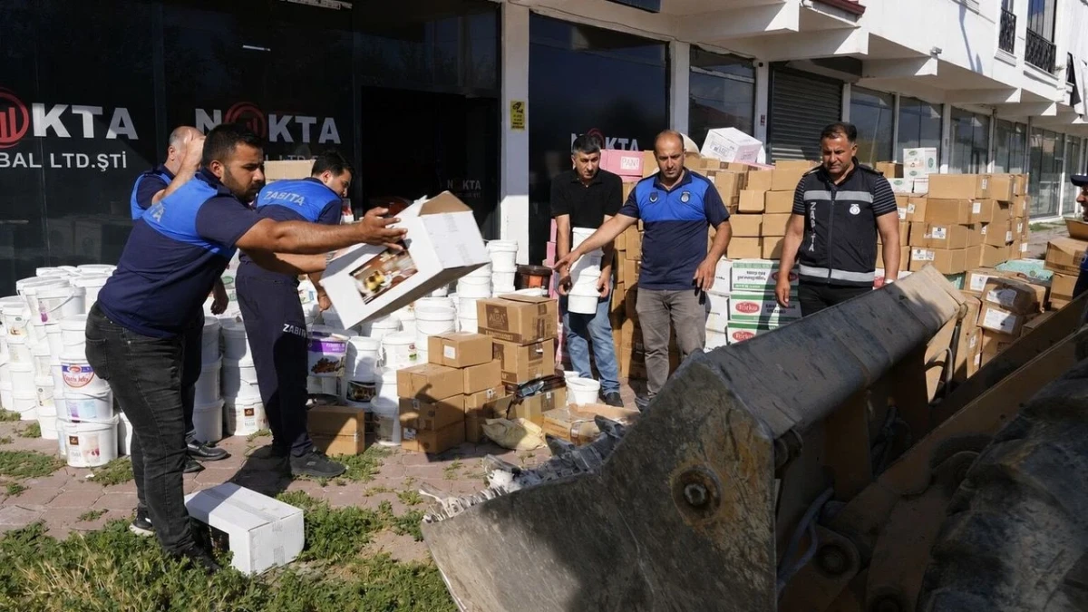  SON KULLANMA TARİHİ GE&Ccedil;MİŞ 1500 KOLİ GIDAYA EL KONULDU