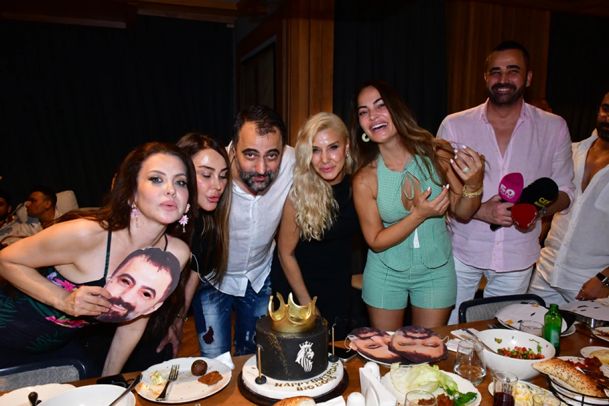 S&Uuml;RPRİZ DOĞUM G&Uuml;N&Uuml; KUTLAMASI