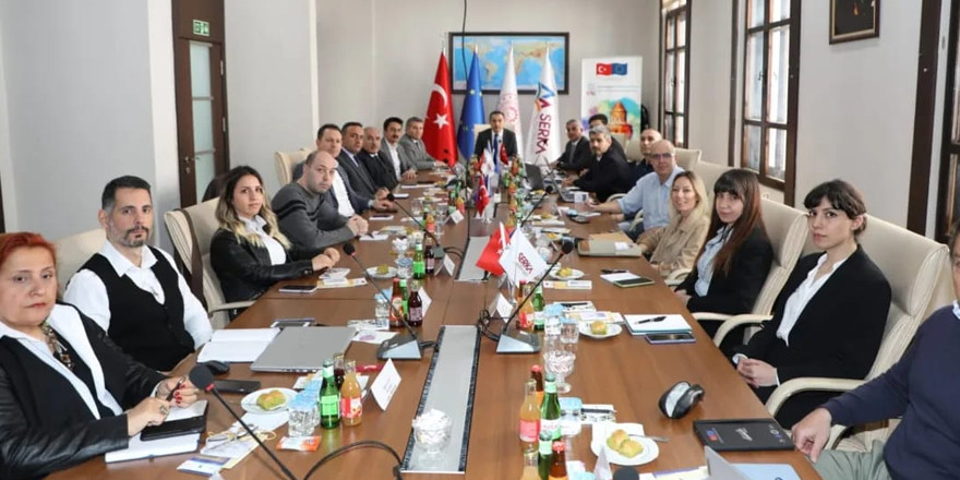 TARİHİ KİMLİĞİYLE KARS KENTİ PROJESİ YÖNLENDİRME TOPLANTISI GERÇEKLEŞTİRİLDİ