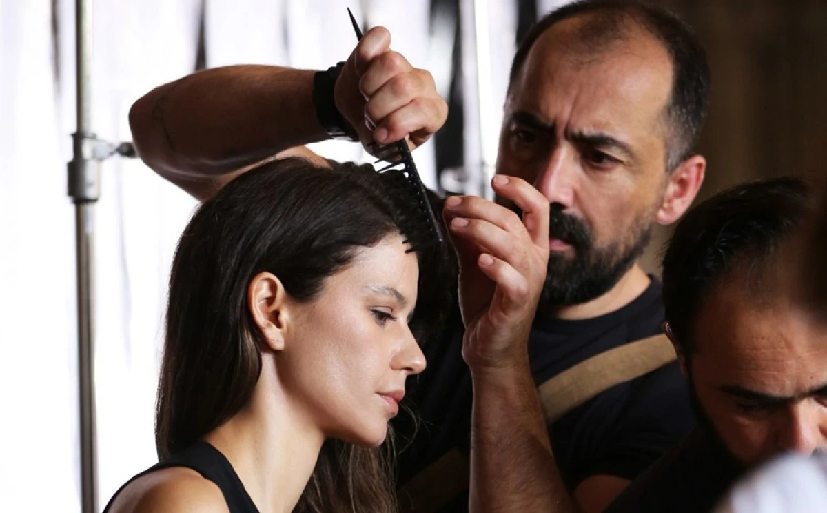 ÜNLÜLERİN KUAFÖRÜ ERDİNÇ ÇELİK AMERİKA’DA KENDİ SALONUNU AÇTI