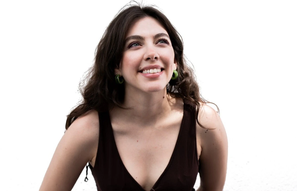 WHAT&rsquo;S UP ŞARKISINI YENİDEN YORUMLADI