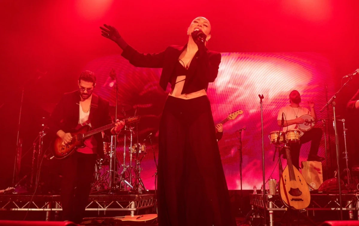 ZİYNET SALİ’DEN LONDRA’DA 25. YILA GÖRKEMLİ FİNAL